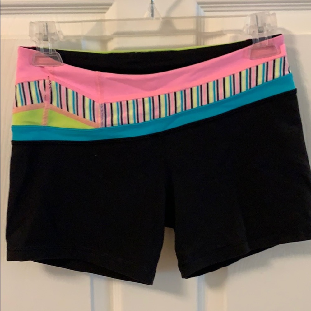 IVIVVA GIRLS SHORTS SIZE 14